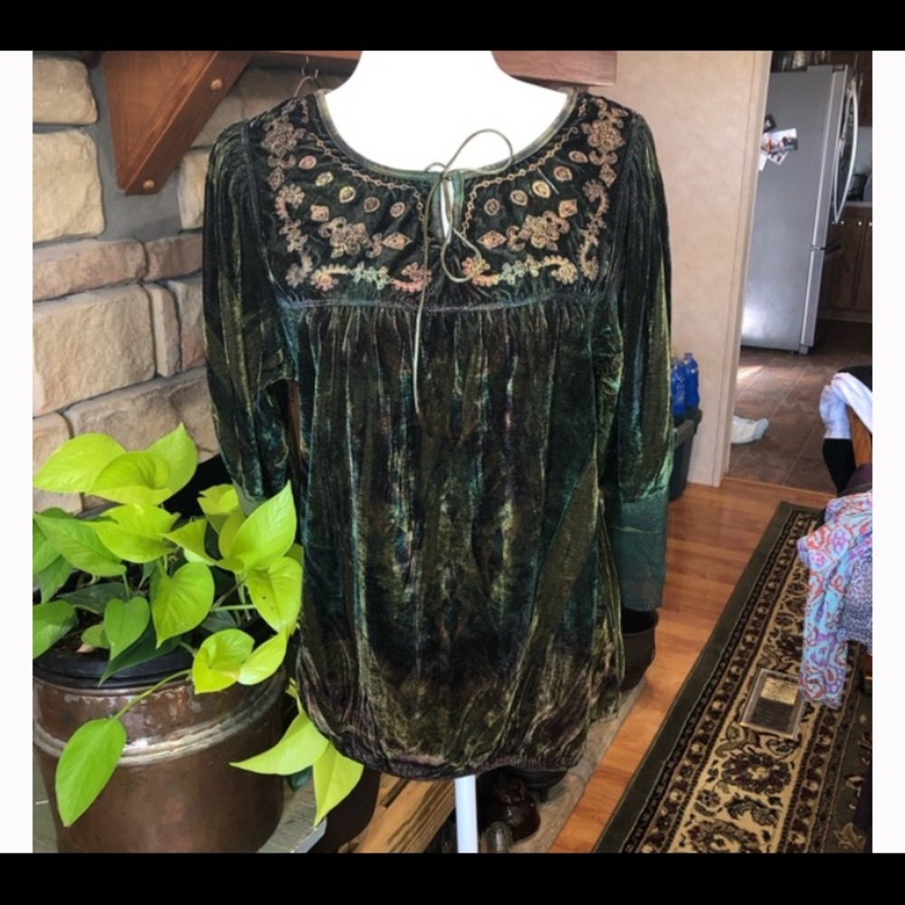 ROZ & ALI SIZE MEDIUM MULTICOLORED GREEN PEASANT STYLE BLOUSE 3/4 SLEEVE